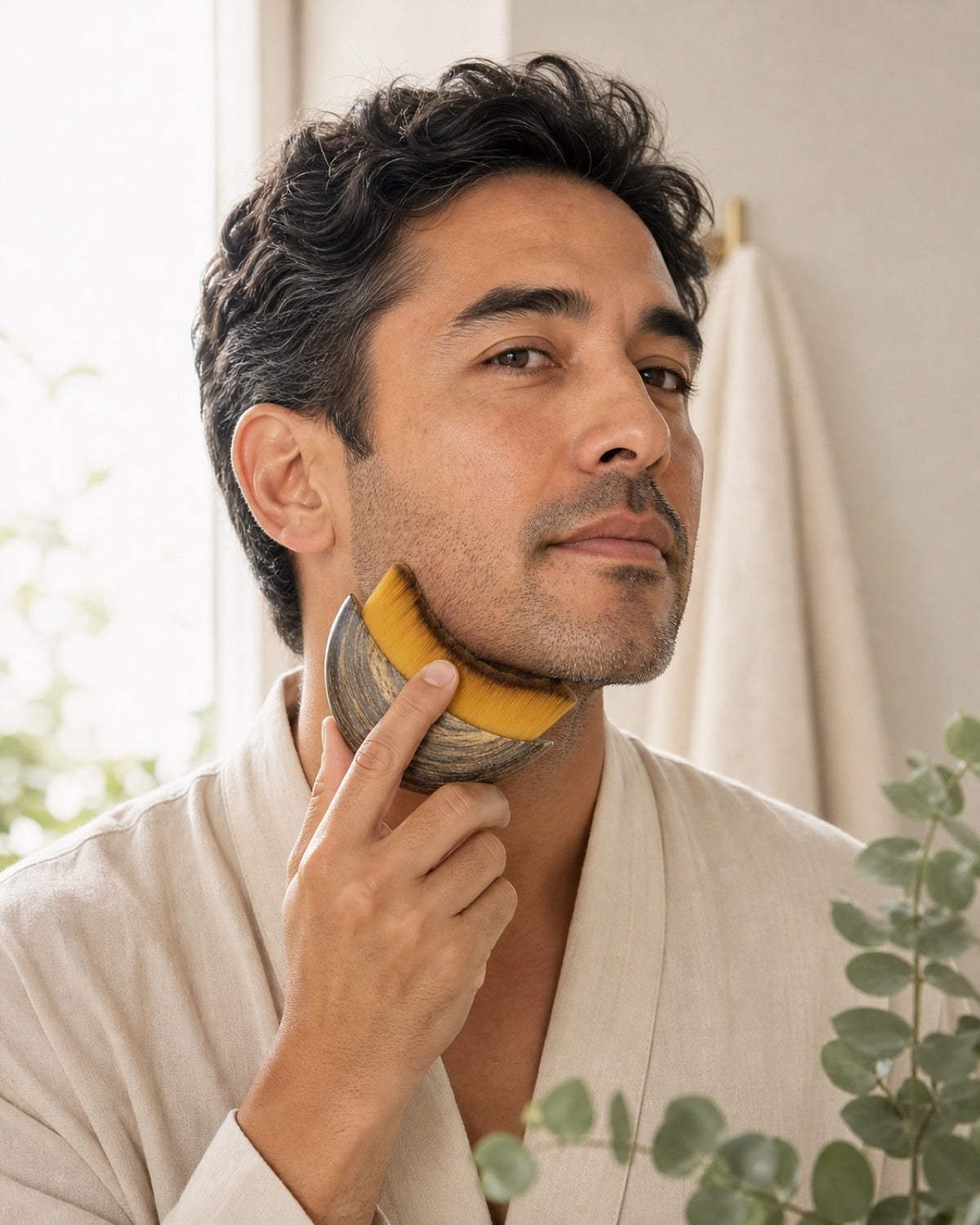 Agarre ergonómico del cepillo facial Contour Glow
